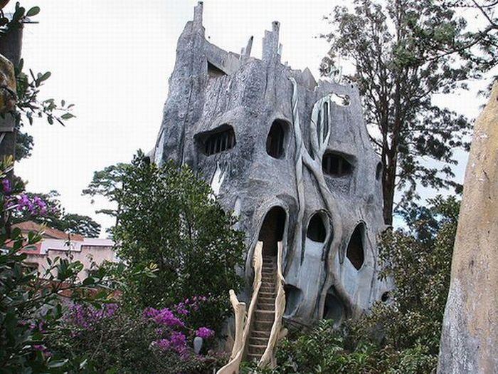Dalat Crazy House 48