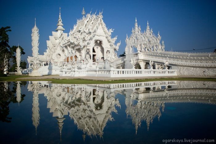 Biała świątynia Wat Rong Khun 21