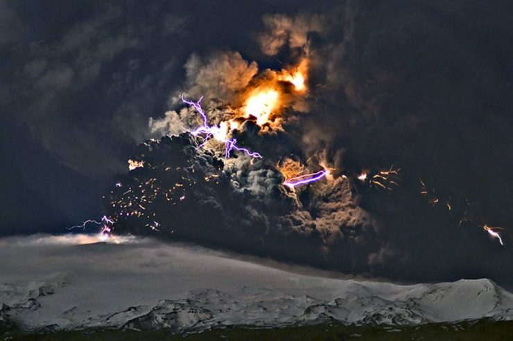 Widowiskowe erupcje 11