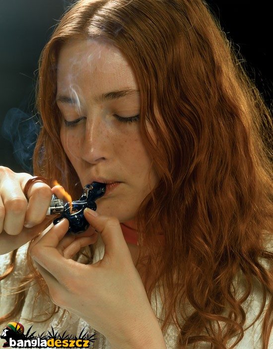 Dziewczyny i marihuana 16