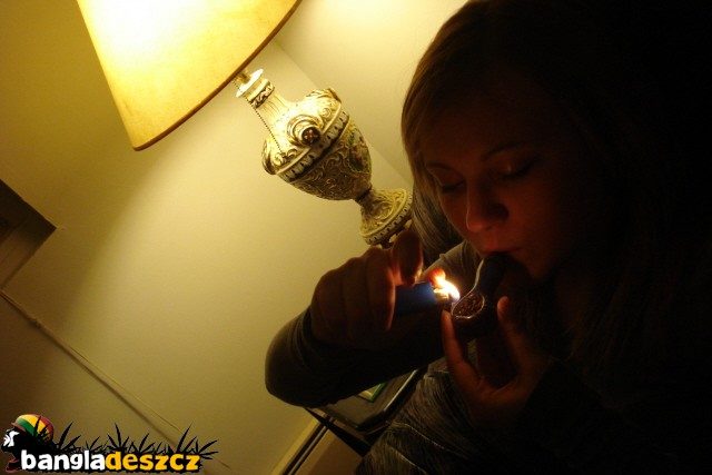 Dziewczyny i marihuana 83