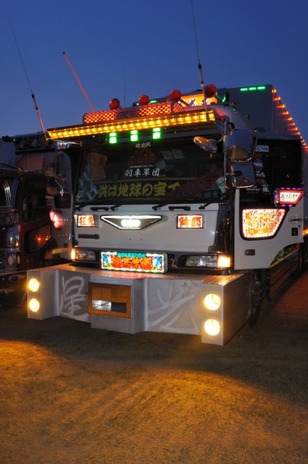 Japoński tuning ciężarówek 20