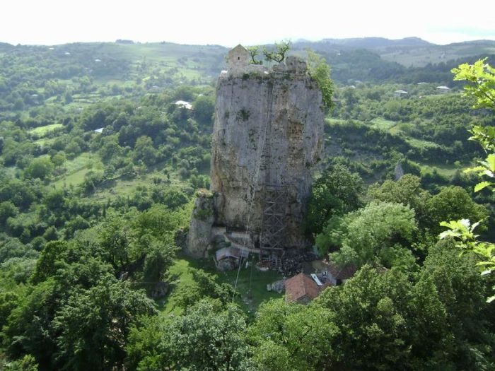 Kościół na skale 10