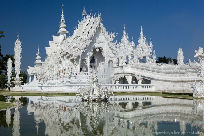 Biała świątynia Wat Rong Khun 2
